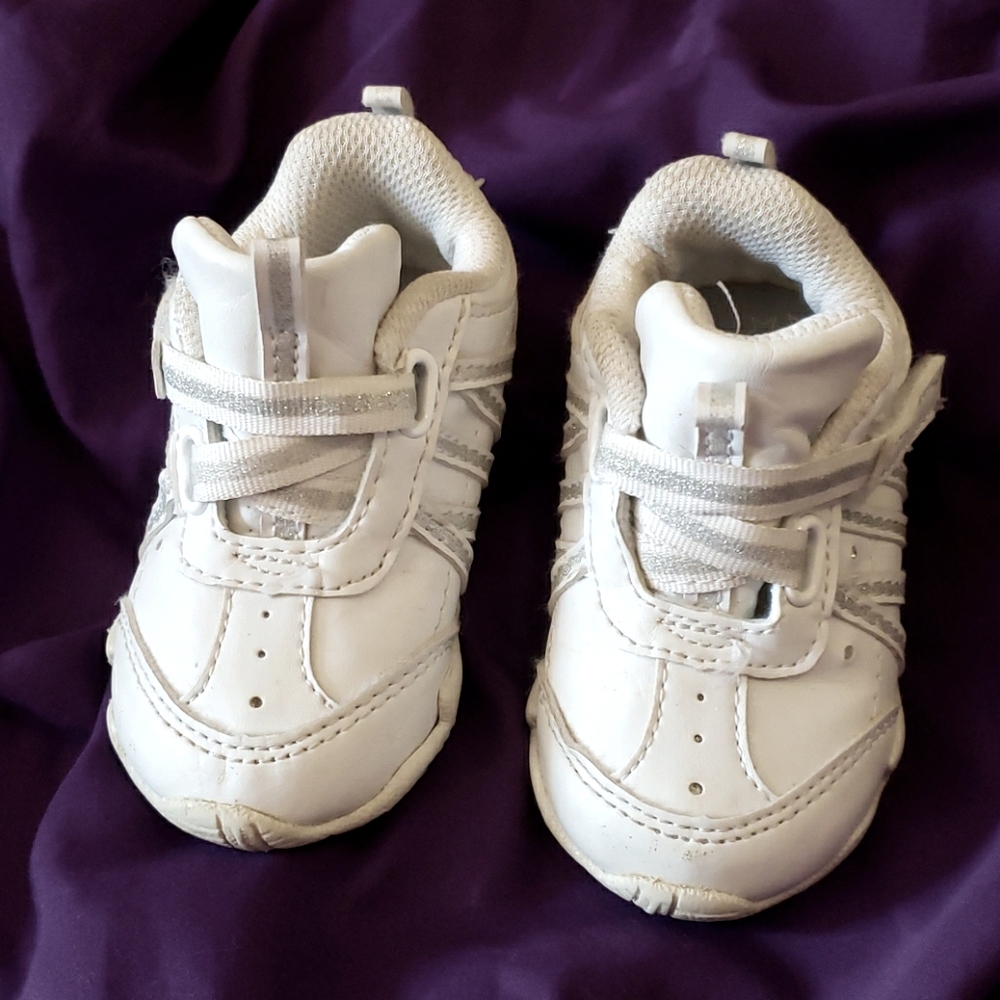 Genuine baby from Oshkosh size 5